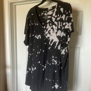 Time and Tru Black and White Oversized T-Shirt